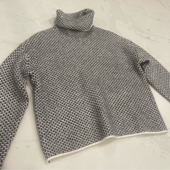 Christian Siriano New York grey and white turtleneck sweater - Picture 9 of 16